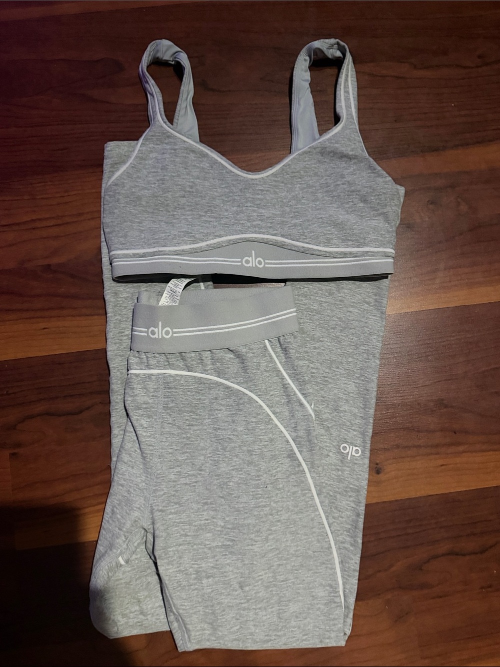 ALO Yoga Light Heather Gray Seamless Sports Bra and Leggings Set